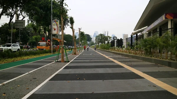 Jakarta Indonesia August 2018 Impressive New Wide Sidewalks Gelora Bung — Stock Photo, Image