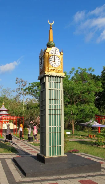 印度尼西亚日惹 2018年9月28日 斯勒曼摄政世界梅拉皮公园地标景观 家庭度假村 展示世界各地的国家地标 — 图库照片