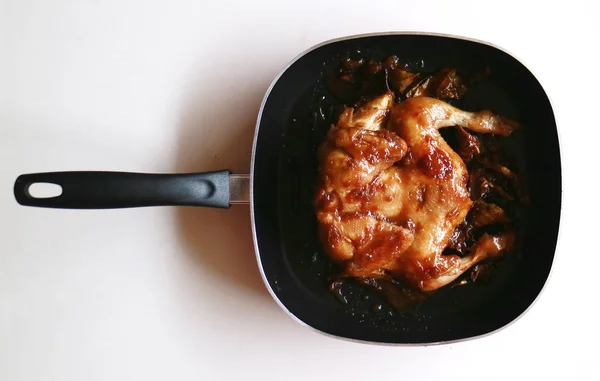 Ayam Ungkep Ayam Dimasak Dalam Rempah Rempah Sebelum Digoreng Dalam — Stok Foto