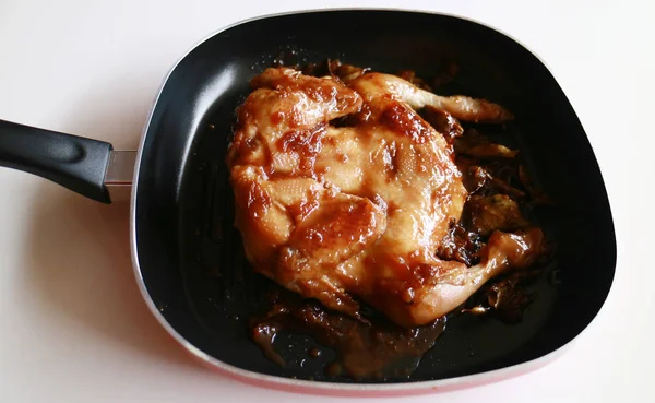 Ayam Ungkep Ayam Dimasak Dalam Rempah Rempah Sebelum Digoreng Dalam — Stok Foto