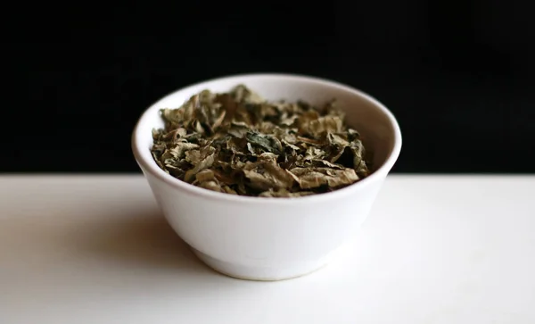 イチジクの葉茶 繊維とビタミンやミネラルの宝庫 — ストック写真