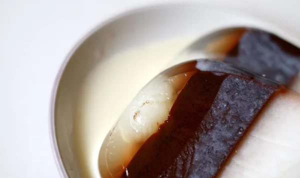 Pudding Coklat Dan Saus Fla Hidangan Penutup Lezat — Stok Foto