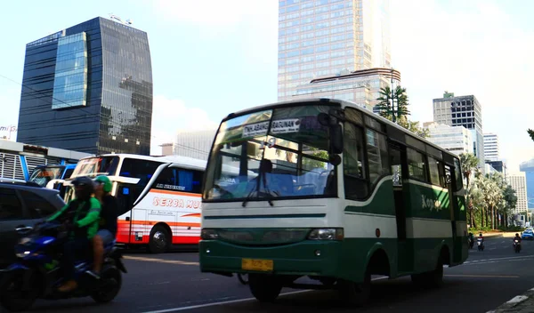 印度尼西亚雅加达 2019年3月4日 Kopaja巴士在Jl Thamrin Kopaja是私人巴士运营商 — 图库照片