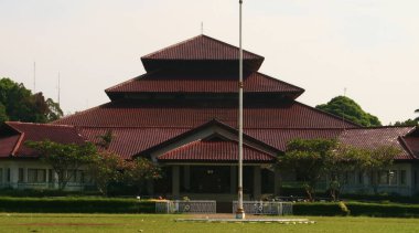 Bogor, Endonezya - 19 Nisan 2019: Jalan Tegar Beriman, Cibinong, Batı Java'da Bogor Regent Ofisi. 