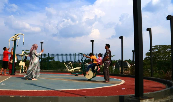 Depok Indonesia April 2019 People Outdoor Gym Alun Alun Green — Stock Photo, Image