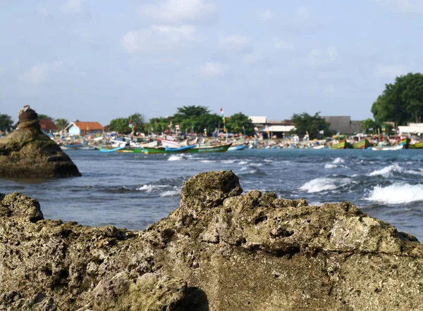 Serang Indonesia Mayo 2019 Arrecife Coral Con Fondo Barcos Pesca — Foto de Stock