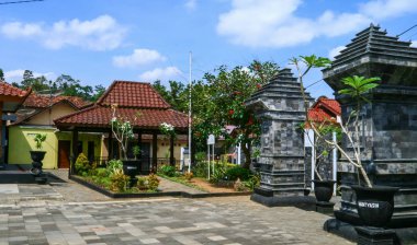 Magelang, Endonezya - 2 Haziran 2019: Mateseh köyünde Pendopo Mantyasih Kapısı (Mantyasih Pavyonu), Kuzey Magelang, Orta Java, Endonezya.