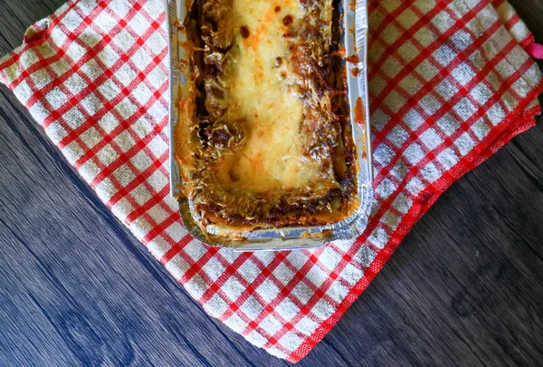 Lasagne Fatte Casa Fondo Legno — Foto Stock