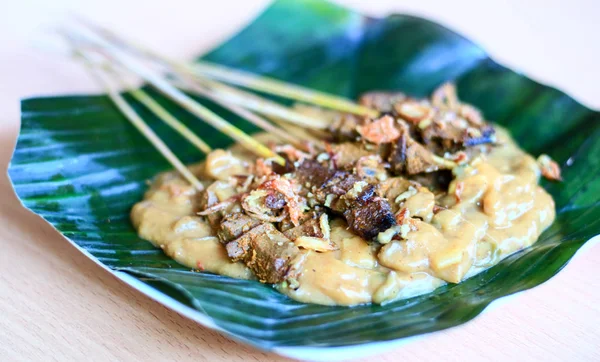 Sate Padang Padang Satay Fundo Madeira — Fotografia de Stock