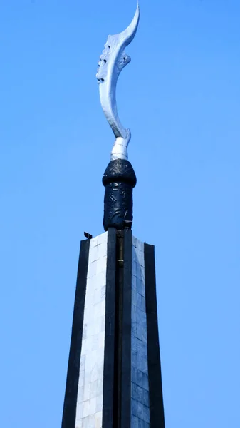 ボゴール インドネシア 10月20 2019 クジャン記念碑 トゥクジャン の眺め この25メートルの記念碑は古代西ジャワの武器に似て建設されています — ストック写真