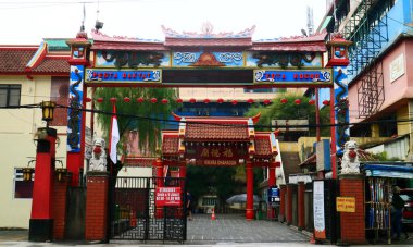 Bogor, Endonezya - 6 Ağustos 2020: Mahacetya Dhanagun Tapınağı veya Hok Tek Bio Jalan Surya Kencana No: 1 Bogor, Batı Java.