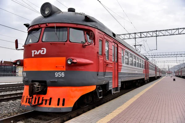 Kırmızı tren istasyonu