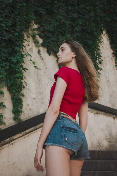 Sexy Chica Camiseta Roja —  Fotos de Stock