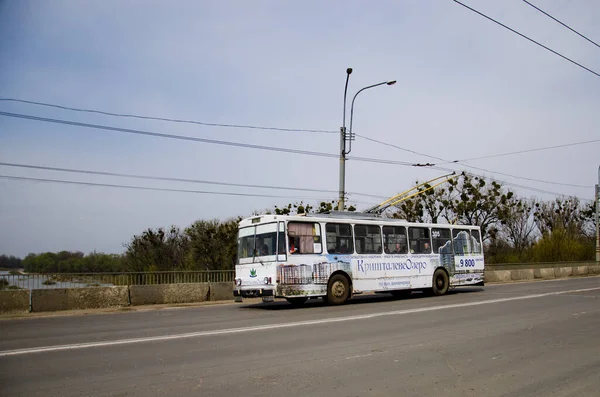 Chernivtsi Ukraine April 2018 Trolleybus Skoda 14Tr 305 Ridning Med — Stockfoto