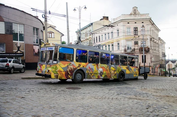 Chernivtsi Ukraine Maja 2018 Trolleybus Skoda 14Tr 280 Jazda Pasażerami — Zdjęcie stockowe