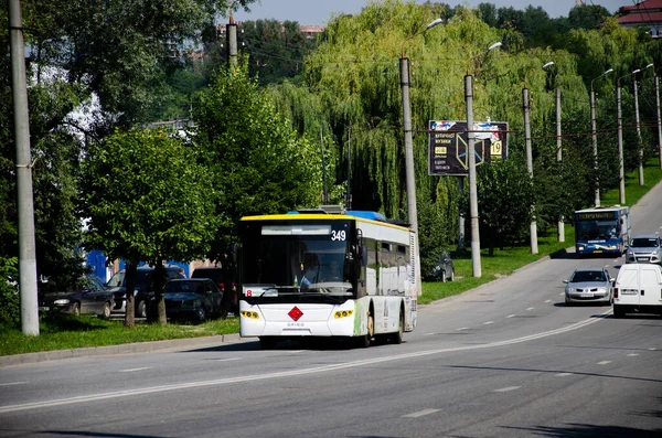 Chernivtsi Ukraine Jule 2018 Trolleybuss Laz E183 349 Och Buss — Stockfoto