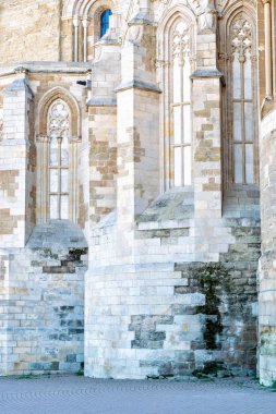 Gotik kaledeki antik taş duvarın detayı.