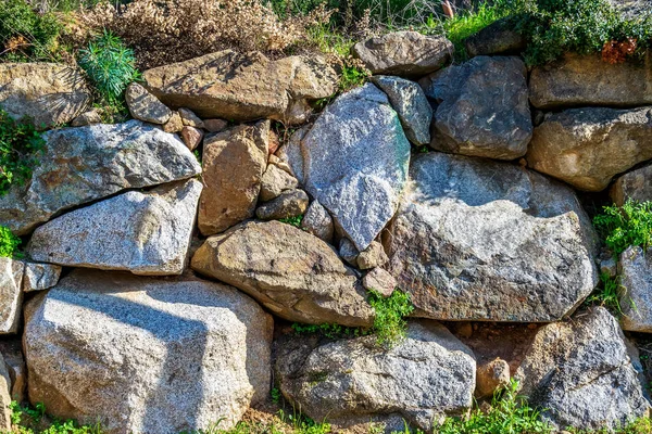 Текстурированная Груда Тяжелых Натуральных Гранитных Камней — стоковое фото