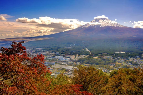 Fuji Mit Kawaguchiko Stadt Ansicht Hintergrund — Stockfoto