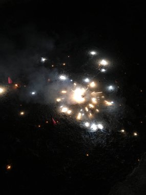 Kraker Diwali kutlamalar sırasında Hindistan ateş