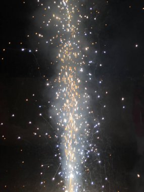 Kraker Diwali kutlamalar sırasında Hindistan ateş