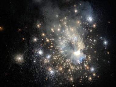 Kraker Diwali kutlamalar sırasında Hindistan ateş