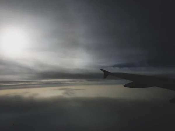 Вид с воздуха с самолета - С праздником — стоковое фото