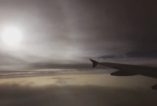 Вид с воздуха с самолета - С праздником — стоковое фото