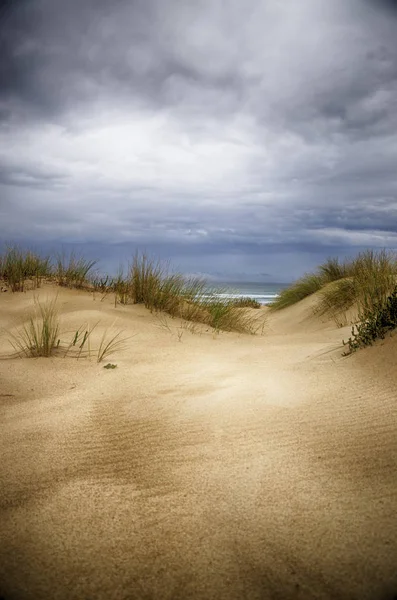 Clearing Storm Strand Bij Zonsondergang — Stockfoto