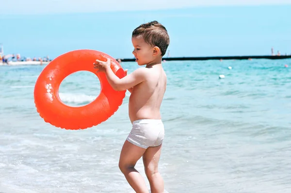 Cute Little Boy Beach White Swimming Trunks Goes Swimming Red — Stock Photo, Image