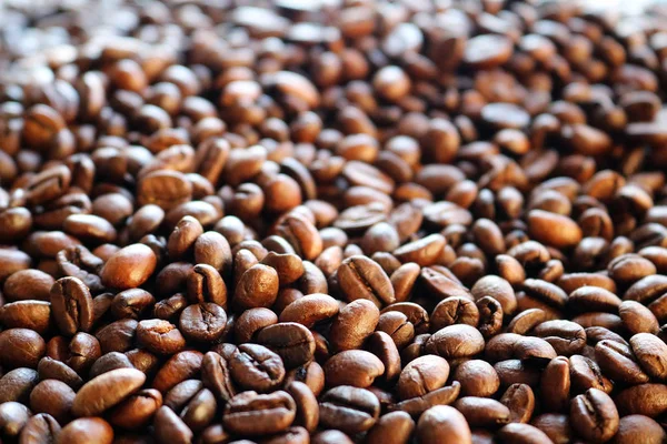 Kavrulmuş kahve çekirdekleri.