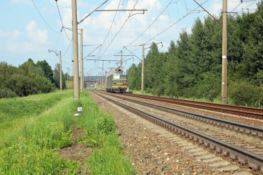 iş yerinde elektrikli lokomotif