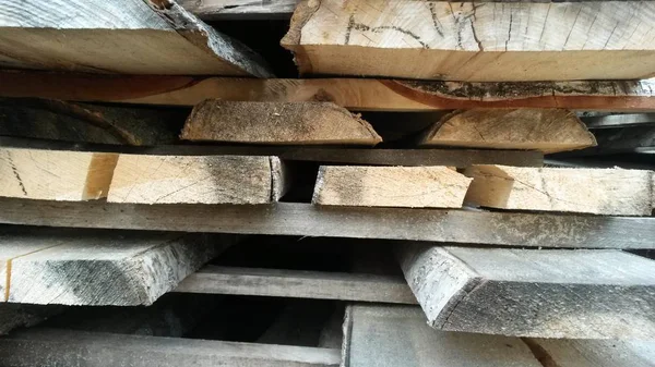 Quadros e madeira serrada — Fotografia de Stock