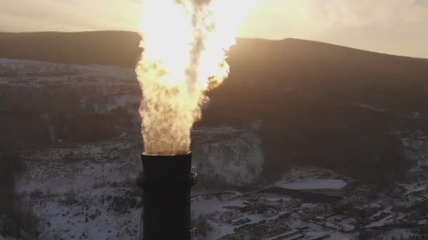 Vista Aérea Fumaça Subindo Chaminé Uma Caldeira Carvão Panorama Circular — Vídeo de Stock