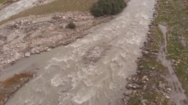 Hava atış dağ Nehri.