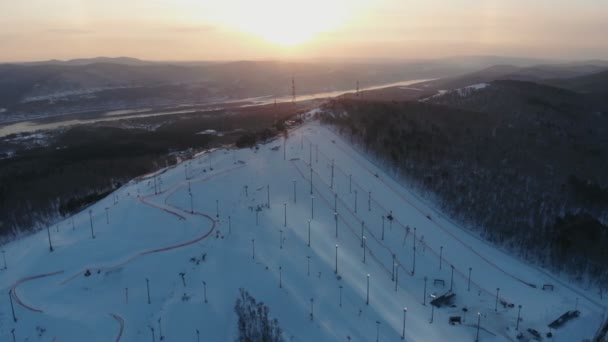 Krasnoyarsk, Rusya Federasyonu - 26 Ocak, 2019: Kış Üniversite Oyunları 2019 yılında Krasnoyarsk için spor nesnesi. Havadan görünümü. — Stok video