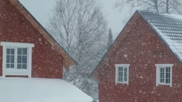 村の雪の動きが遅い. — ストック動画