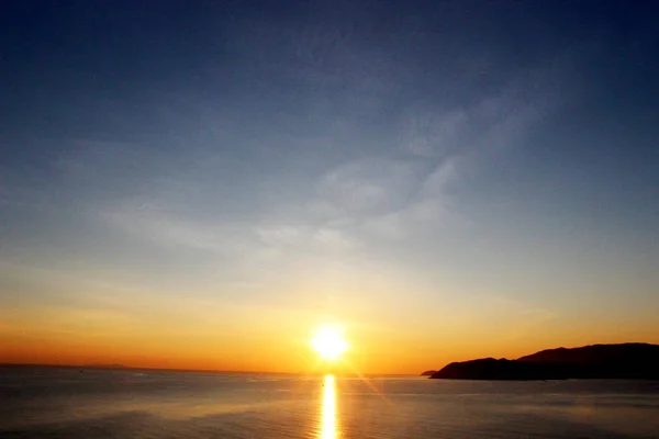 Gün batımı ufukta turuncu: Island en iyi seyahat görme