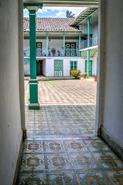 Guaranda Bolivar Province Ecuador November 2013 House 175 Doors 一座古老的殖民地和传统的房子 — 图库照片