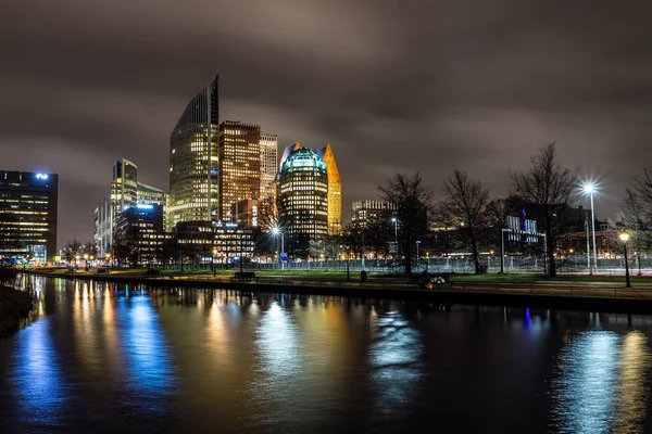 Března 2019 Panorama Haagu Den Haag Mrakodrapy Noci Nizozemsko — Stock fotografie