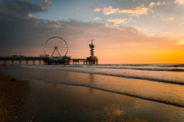 Scheveningen iskelesinde dönme dolap, Lahey, Hollanda