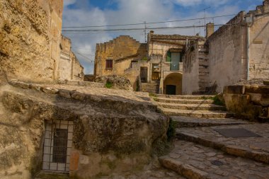 Huzurlu sokak, Matera Eski Kasabası 'ndaki geleneksel taş ev.