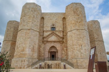Puglia, İtalya 'da Ünlü Kale Del Monte Kalesi