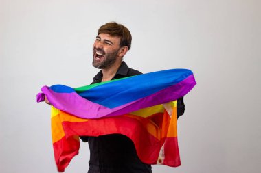 Eşcinsel gurur hareketi Lgbt Rain ile yakışıklı genç adam Portresi