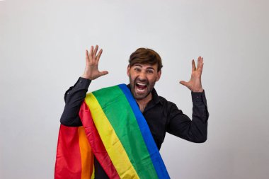 Eşcinsel gurur hareketi Lgbt Rain ile yakışıklı genç adam Portresi