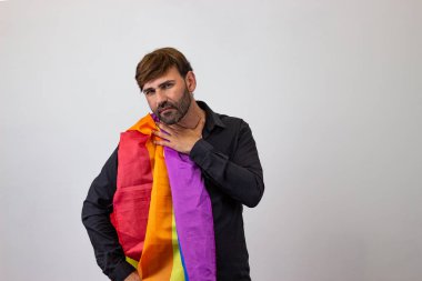 Eşcinsel gurur hareketi Lgbt Rain ile yakışıklı genç adam Portresi