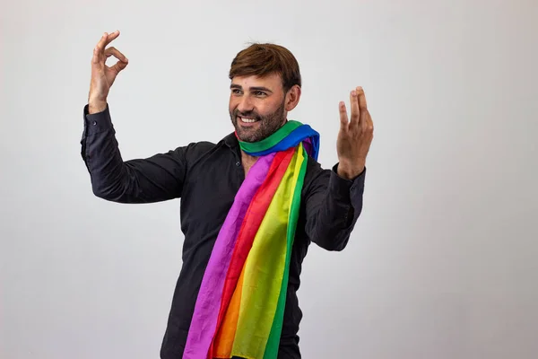 Eşcinsel gurur hareketi Lgbt Rain ile yakışıklı genç adam Portresi