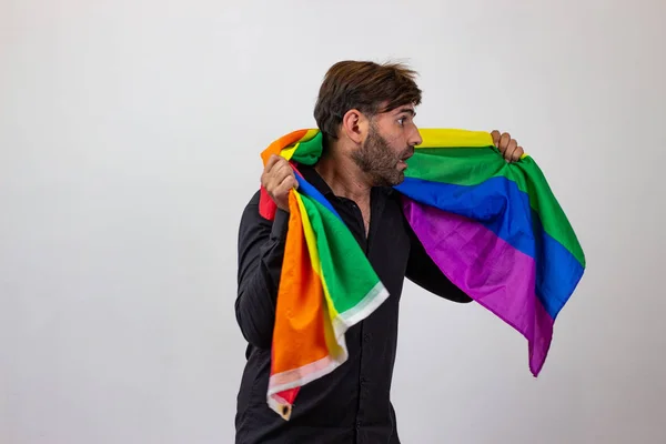 Eşcinsel gurur hareketi Lgbt Rain ile yakışıklı genç adam Portresi
