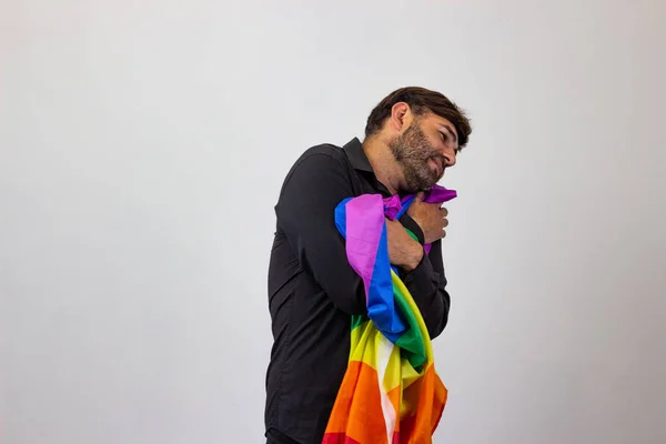 Eşcinsel gurur hareketi Lgbt Rain ile yakışıklı genç adam Portresi