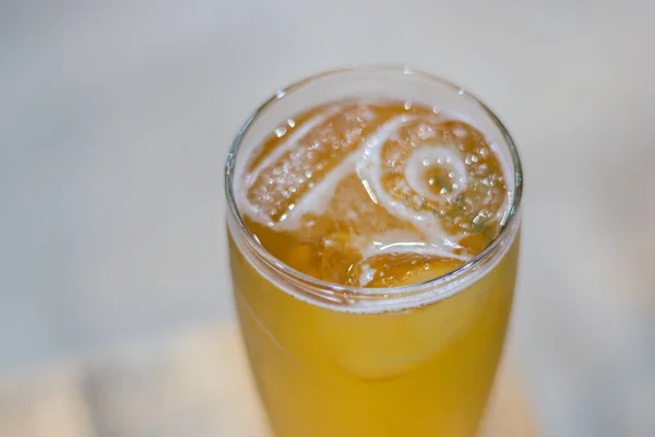 Cerveza Vidrio Con Hielo Vidrio Foto Cerveza Vidrio Con Hielo —  Fotos de Stock